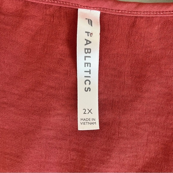 Fabletics Ecosatin Cinnamon Rose Tank Top - Size 2X - Picture 3 of 7